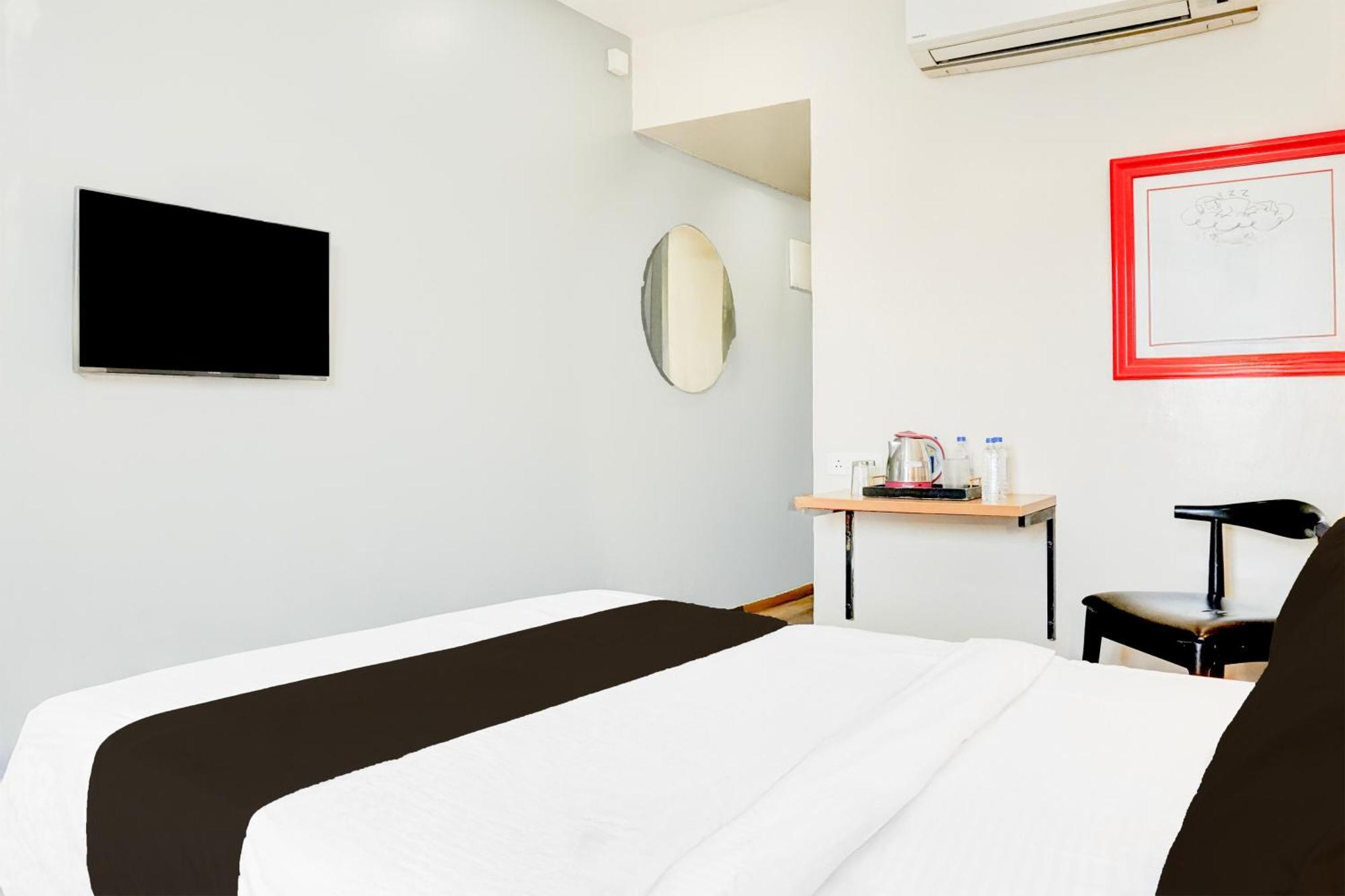 Super Townhouse Mg Road פונה מראה חיצוני תמונה