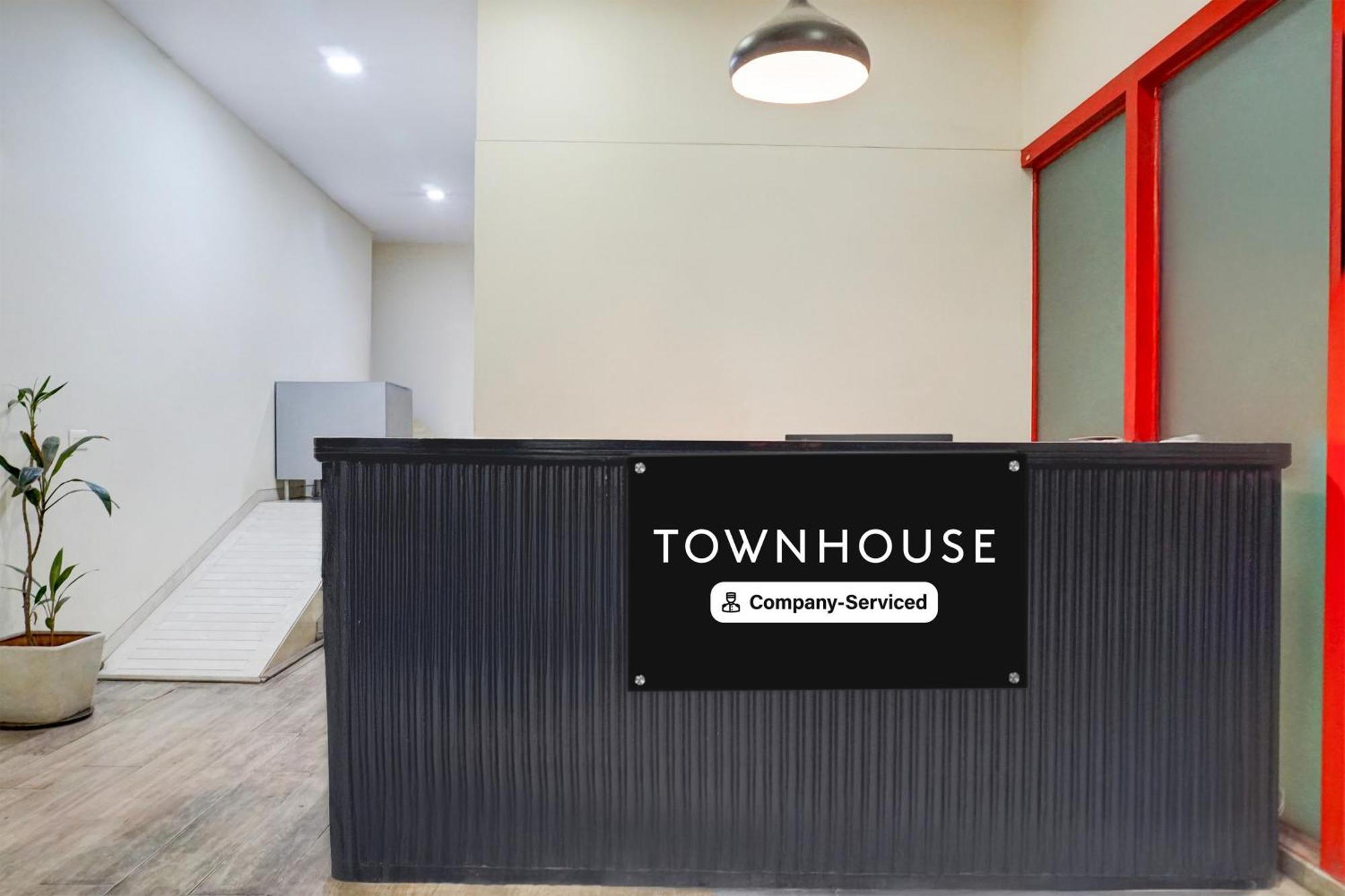 Super Townhouse Mg Road פונה מראה חיצוני תמונה