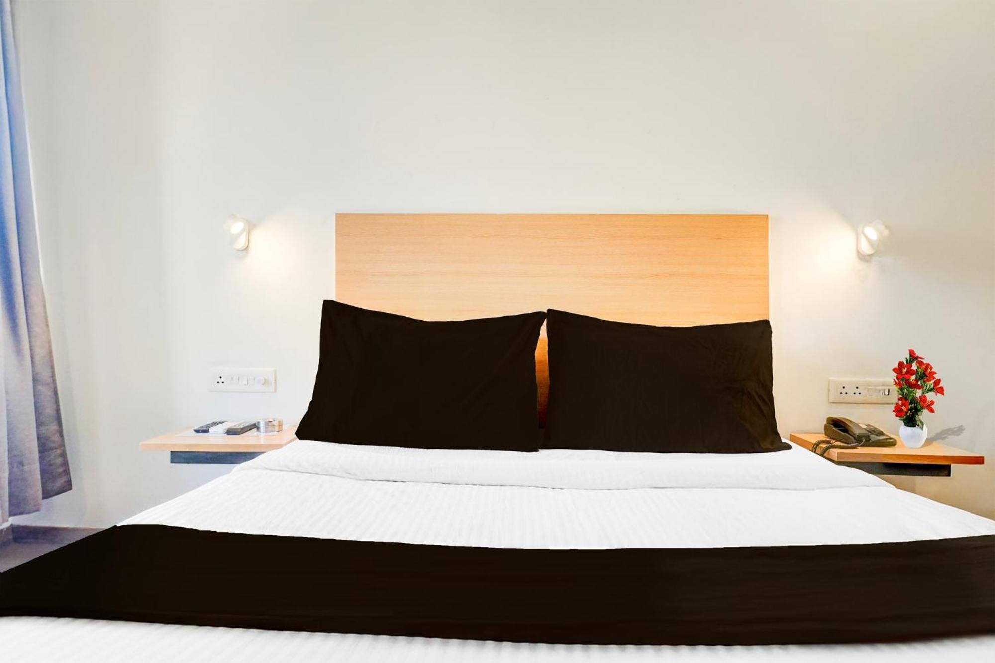 Super Townhouse Mg Road פונה מראה חיצוני תמונה