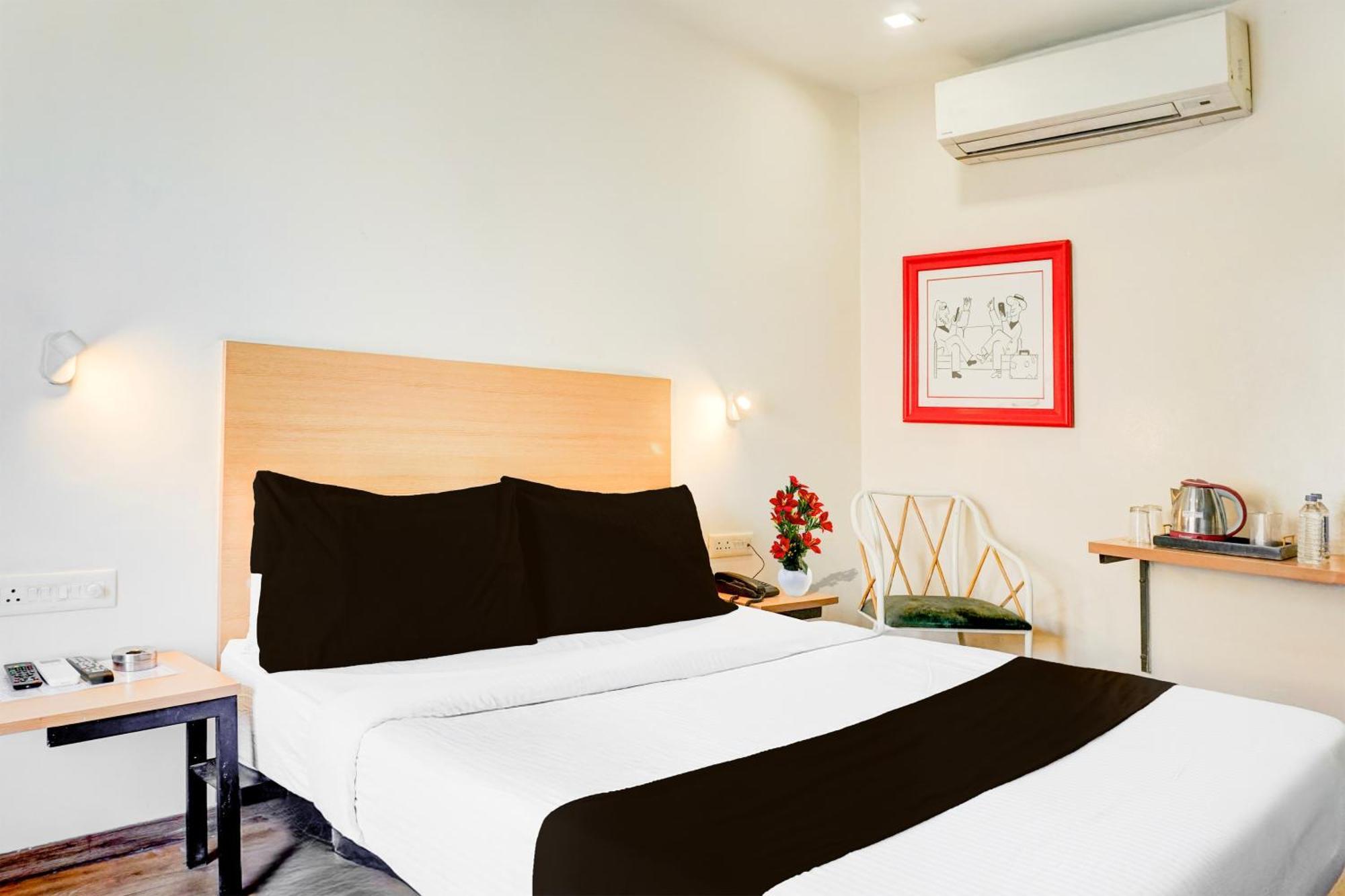 Super Townhouse Mg Road פונה מראה חיצוני תמונה