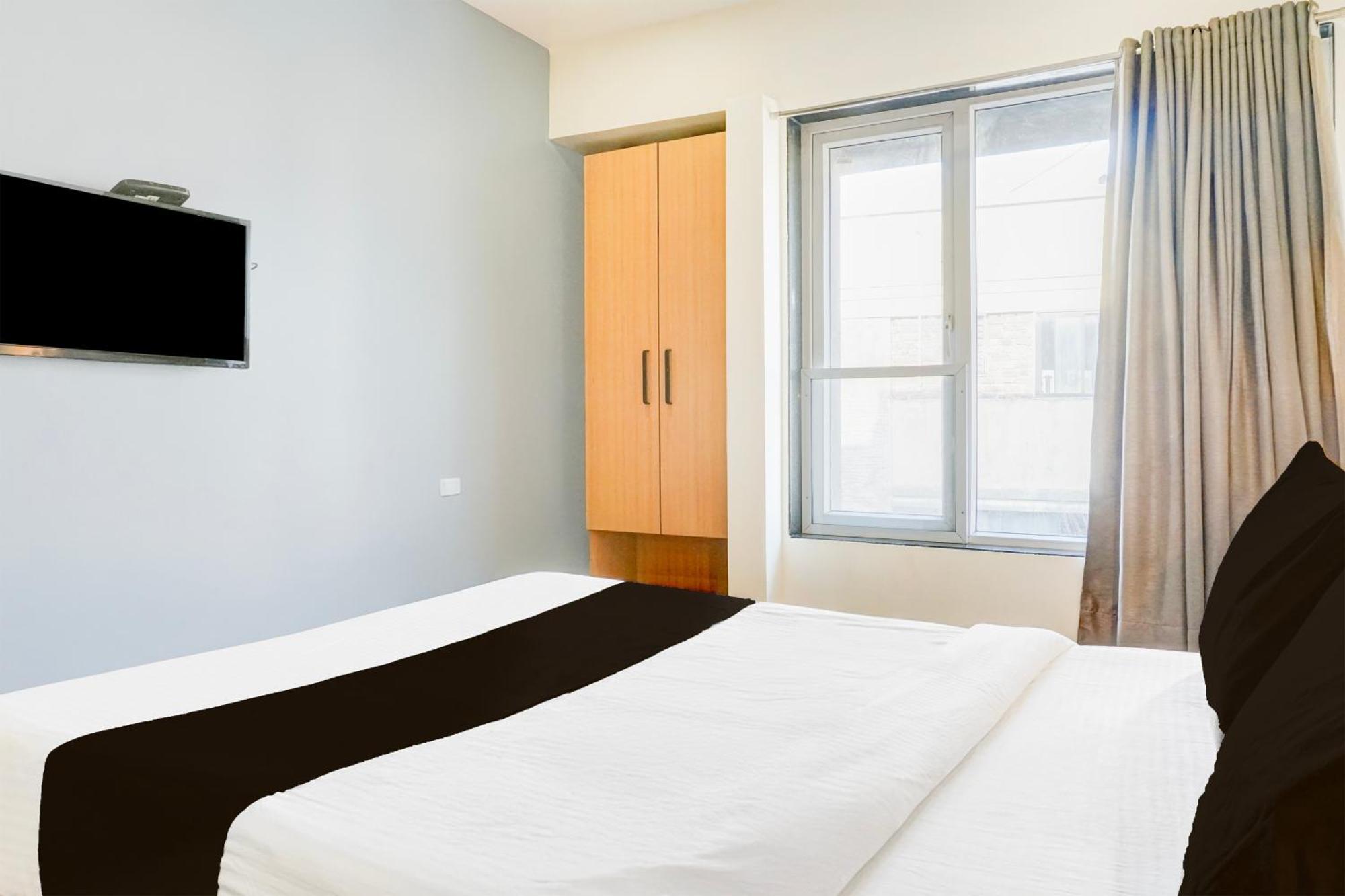 Super Townhouse Mg Road פונה מראה חיצוני תמונה