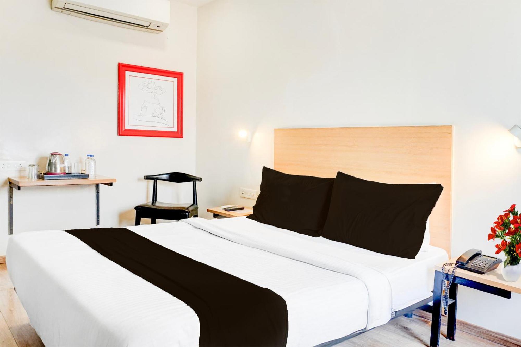 Super Townhouse Mg Road פונה מראה חיצוני תמונה