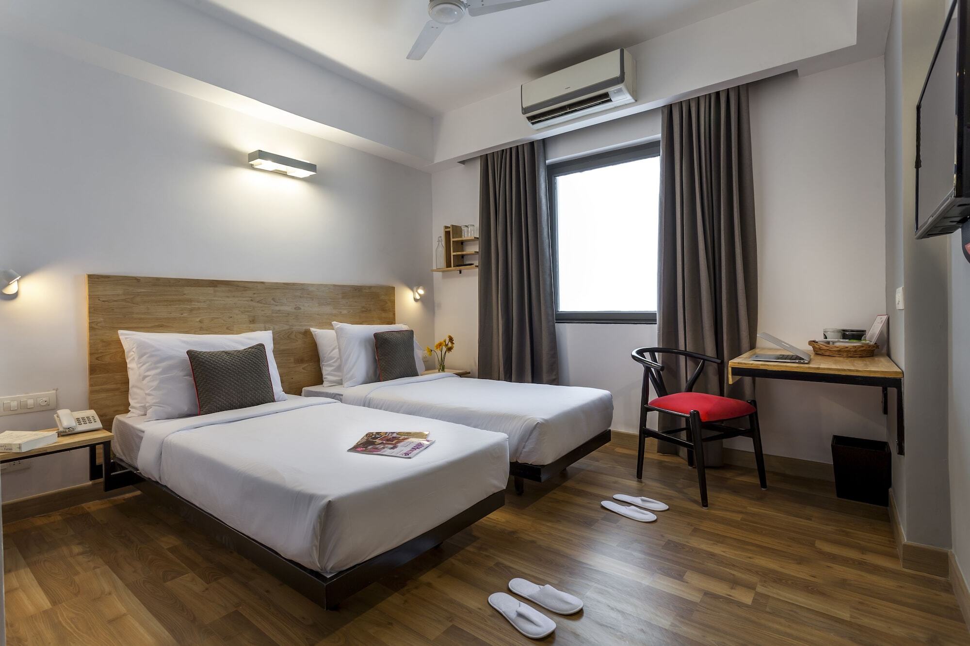 Super Townhouse Mg Road פונה מראה חיצוני תמונה